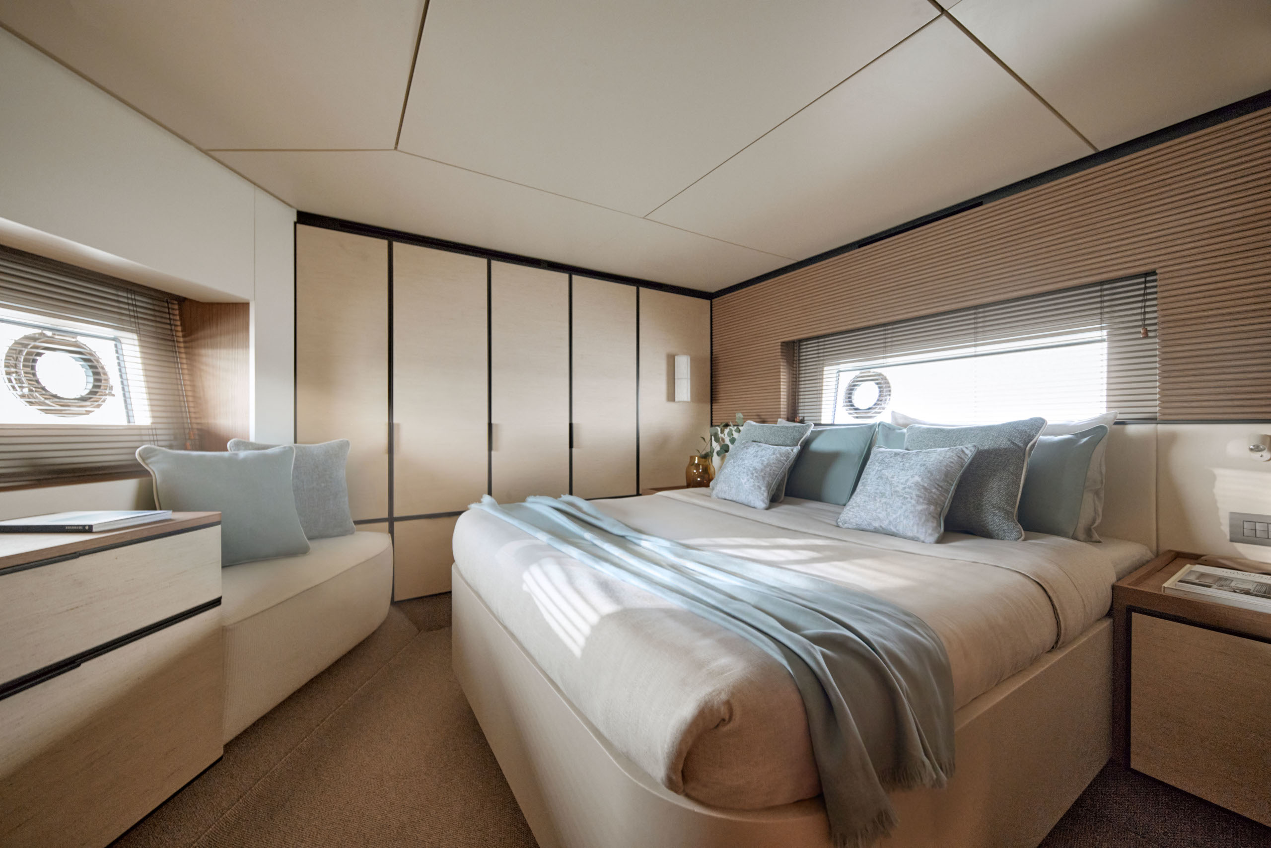 VIP cabin aboard Seadeck 9