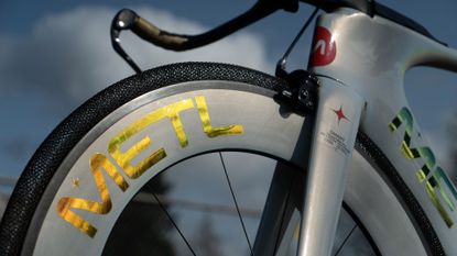 Punctureless mountain bike discount tyres