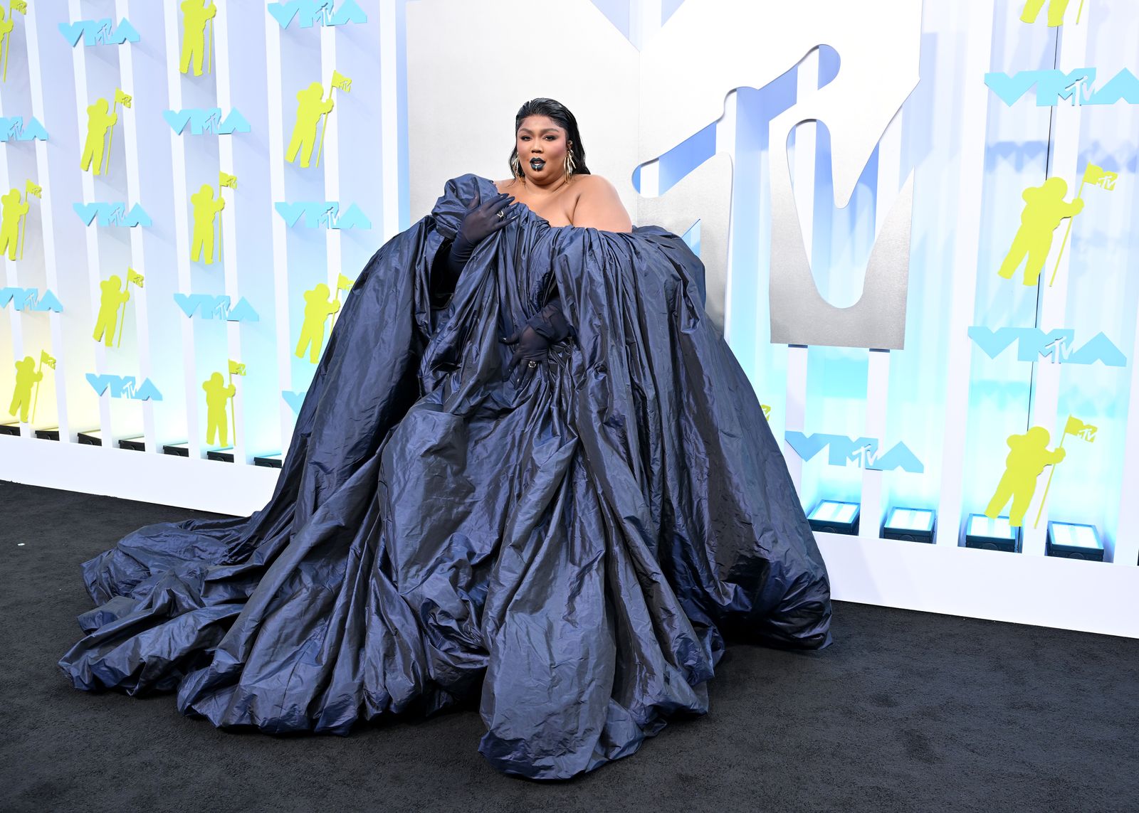 Lizzo Stuns In Jean Paul Gaultier Gown At The 2022 Vmas Marie Claire