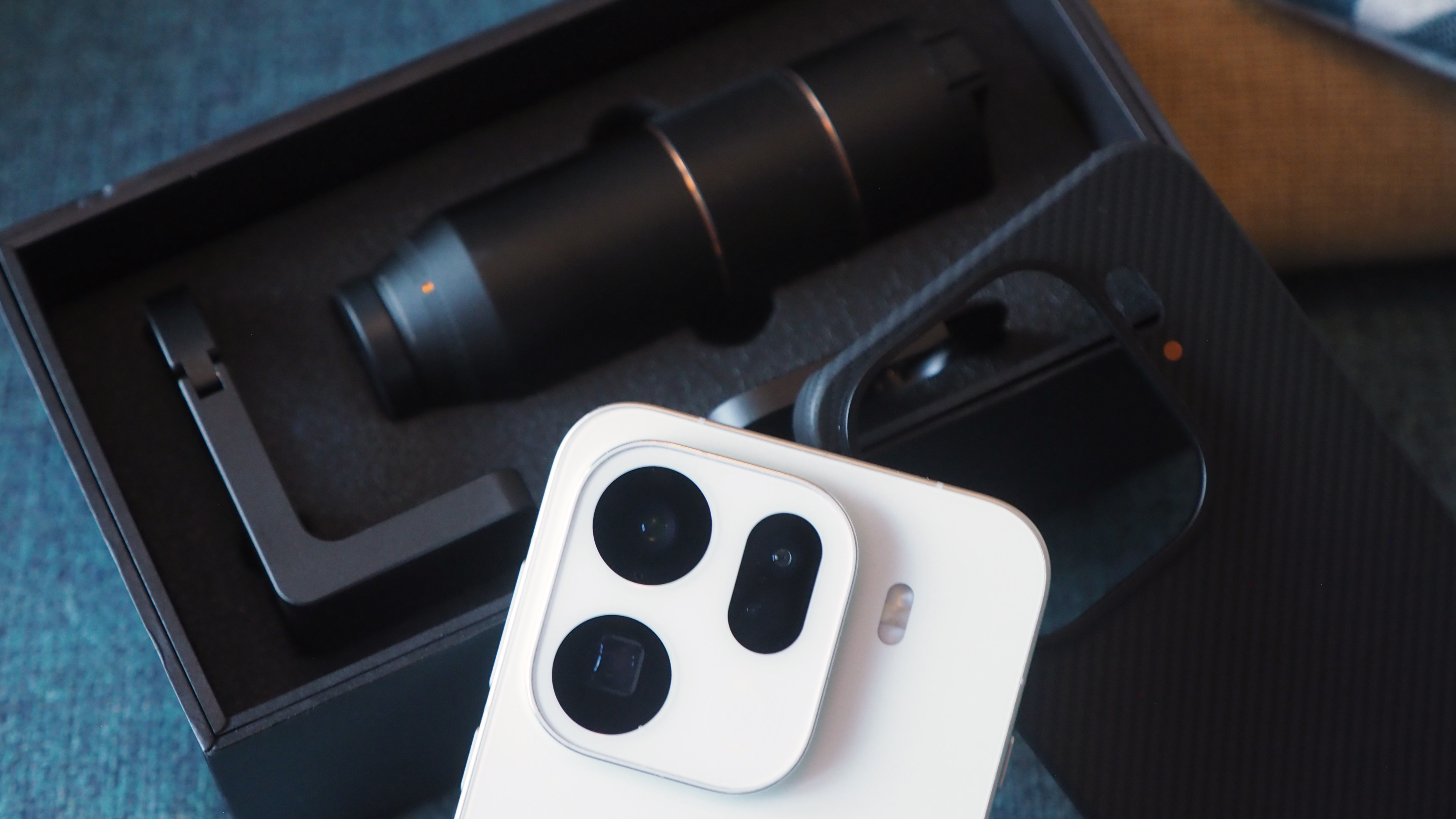 Oppo Find X9 Pro with Hasselblad Teleconverter