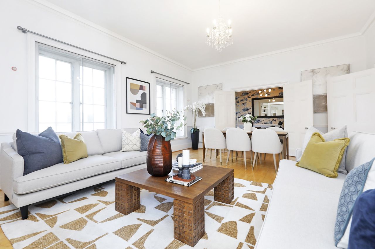 Images of a flat on Fleet Street, London