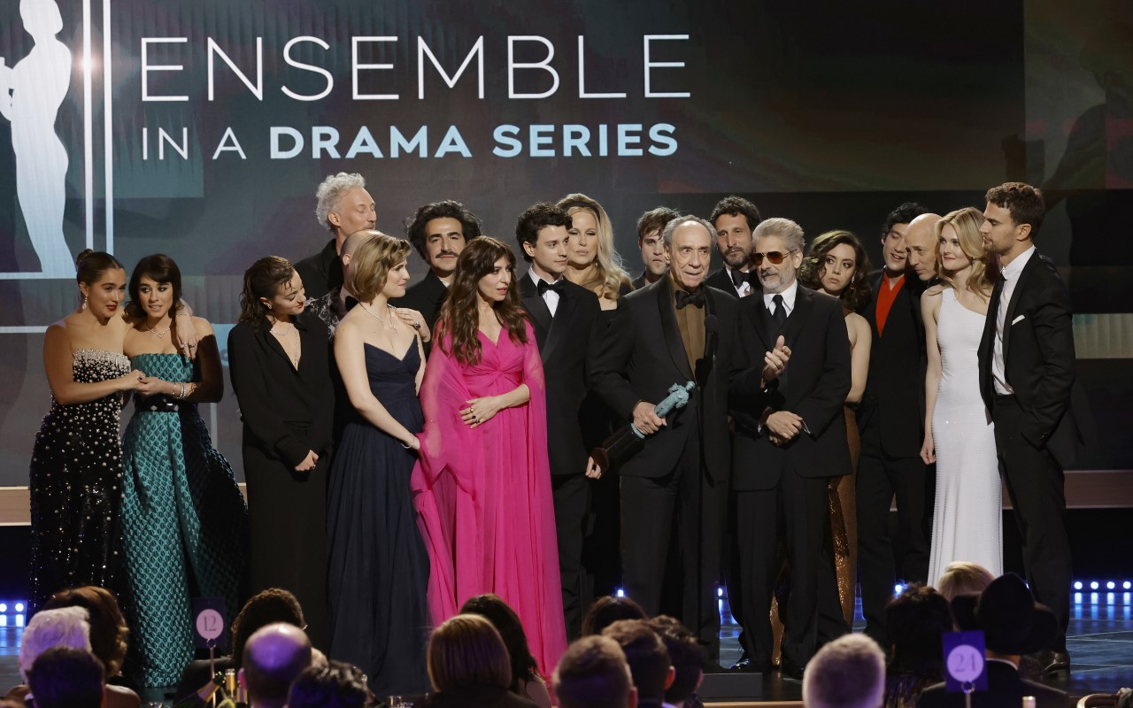 The White Lotus cast on stage for SAG Awards as F Murray Abraham gives speech