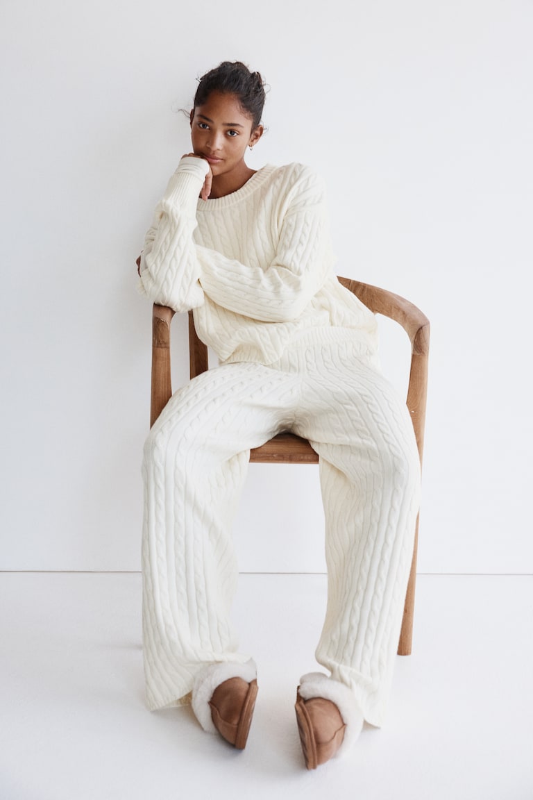 Oversized Cable-Knit Jumper
