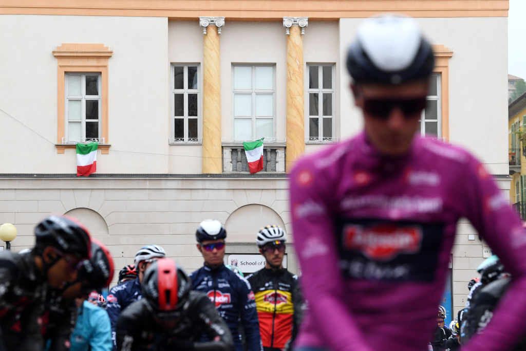 Giro d'Italia: Van der Hoorn takes Intermarché's first win on stage 3 ...