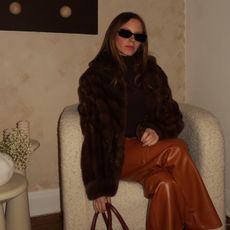 Nikki wears the brown cashmere heattech shirt from uniqlo.