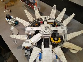 Like past Lego Millennium Falcons, the 2018 Kessel Run version features flip up panels to allow access to its interior.