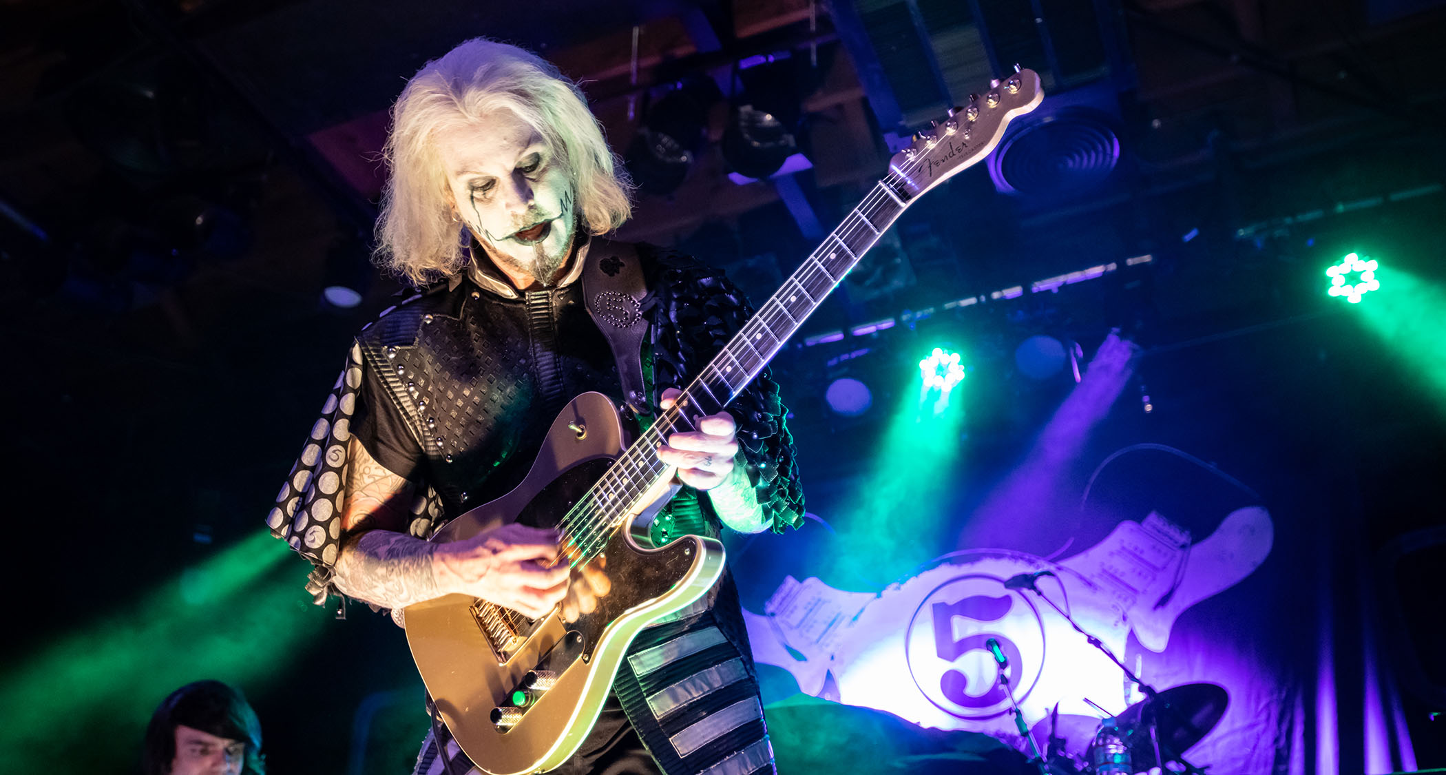 John 5 plays his custom Goldie Telecaster onstage
