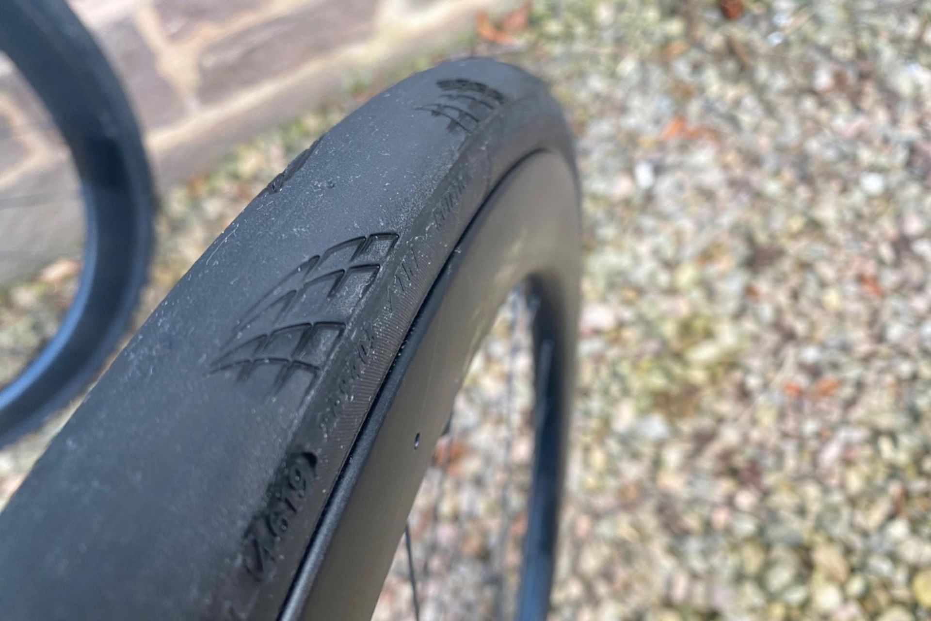 Image shows Prime Primavera 44 road wheels