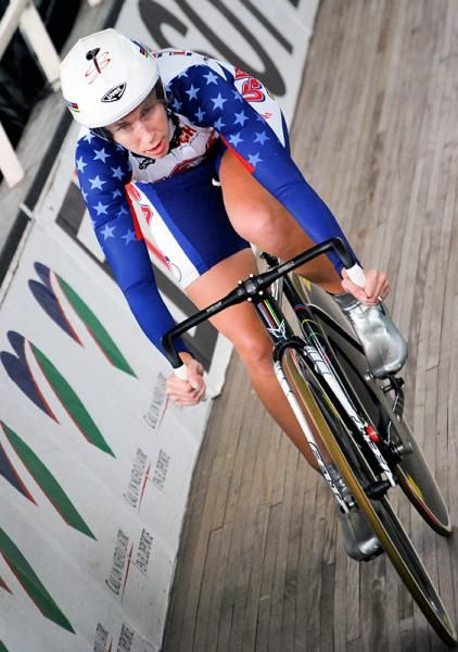 Sarah Hammer (USA) in action in the omnium.