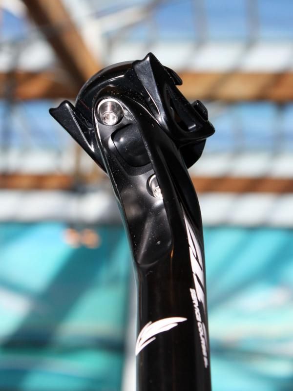 The new Zipp Service Course seatpost head uses a secure twin-bolt clamp and a long lower cradle for rail support.