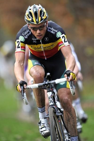 Sven Nys pours on the power to salvage his race after his mechanical.