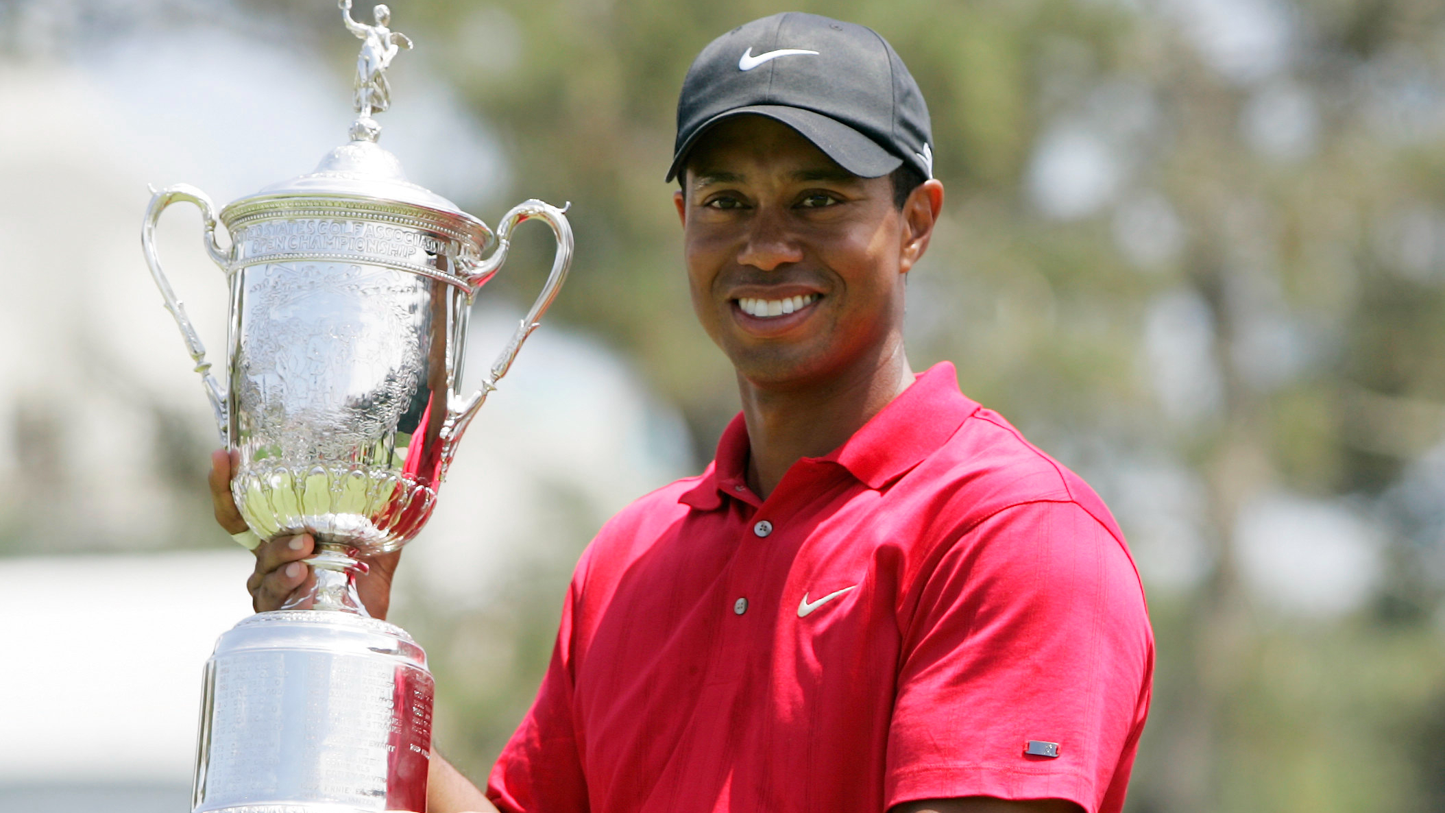 Tiger Woods with the US Open trophy