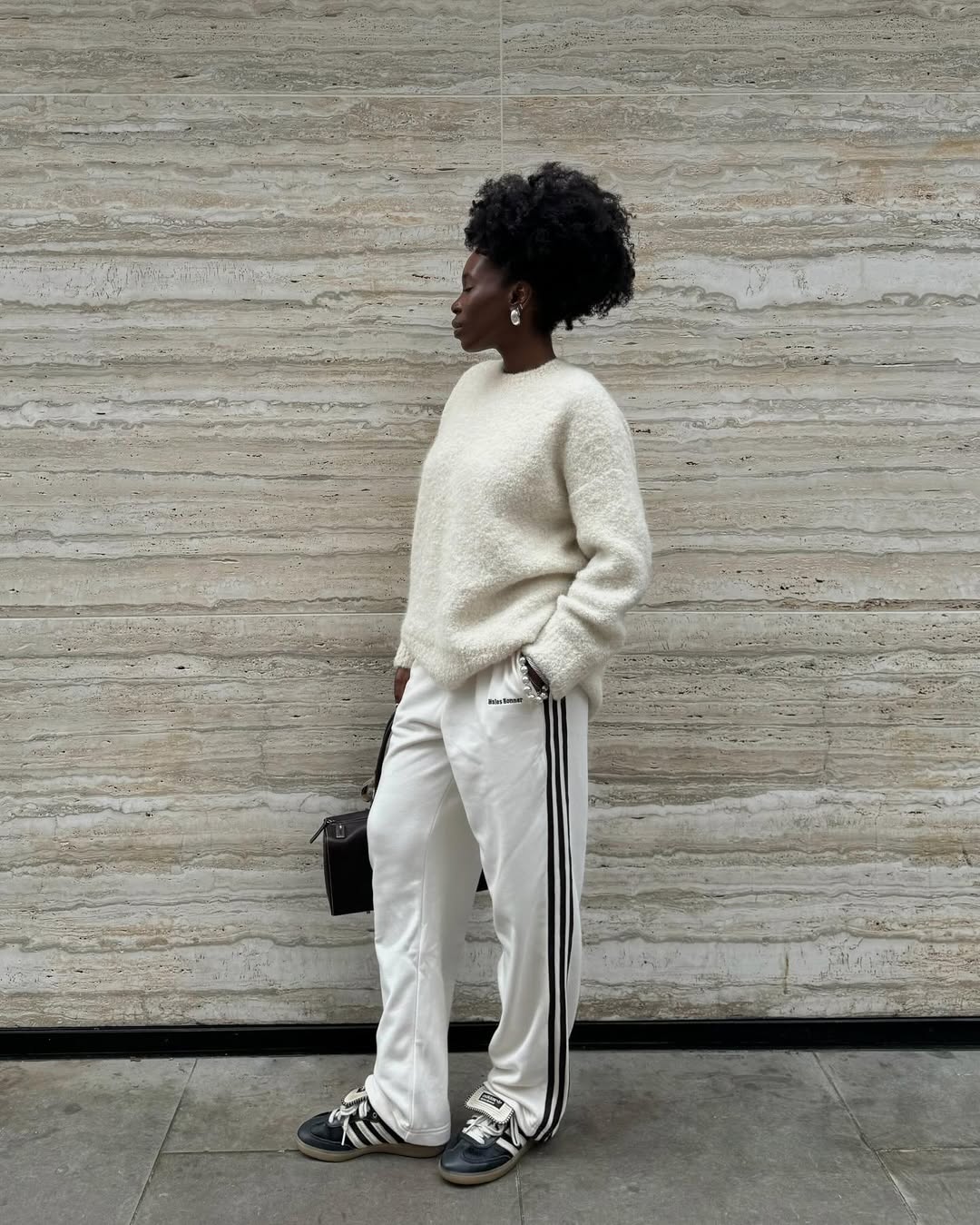 Elegant White Outfits for Winter 2026