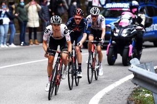 PIANCAVALLO ITALY OCTOBER 18 Jai Hindley of Australia and Team Sunweb Tao Geoghegan Hart of The United Kingdom and Team INEOS Grenadiers Wilco Kelderman of The Netherlands and Team Sunweb during the 103rd Giro dItalia 2020 Stage 15 a 185km stage from Base Aerea Rivolto Frecce Tricolori to Piancavallo 1290m girodiitalia Giro on October 18 2020 in Piancavallo Italy Photo by Tim de WaeleGetty Images