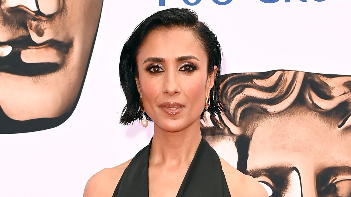 Anita Rani elevates her monochrome look with bold green accessories ...