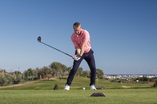 Anders Mankert showing transition and the correct driver impact position