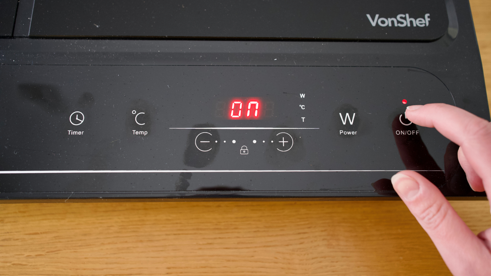 Testing the VonShef Dual Induction Hob