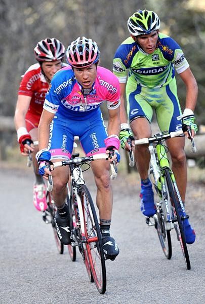 Damiano Cunego (Lampre) shows his legs with Roman Kreuziger (Liquigas).