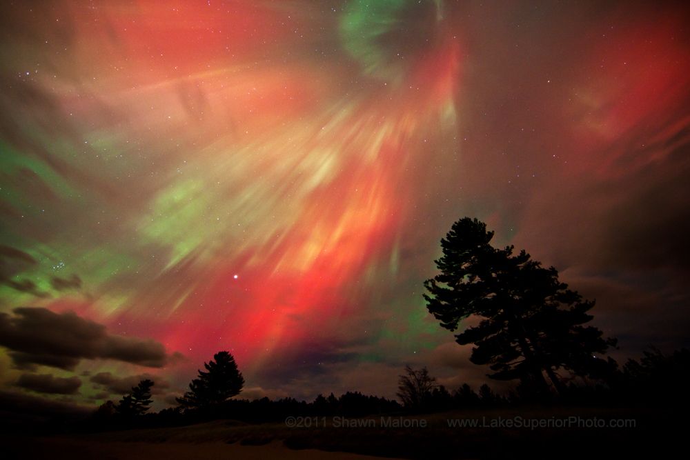 venstre At regere sfærisk Spectacular Northern Lights Display Leaves Skywatchers Spellbound | Space