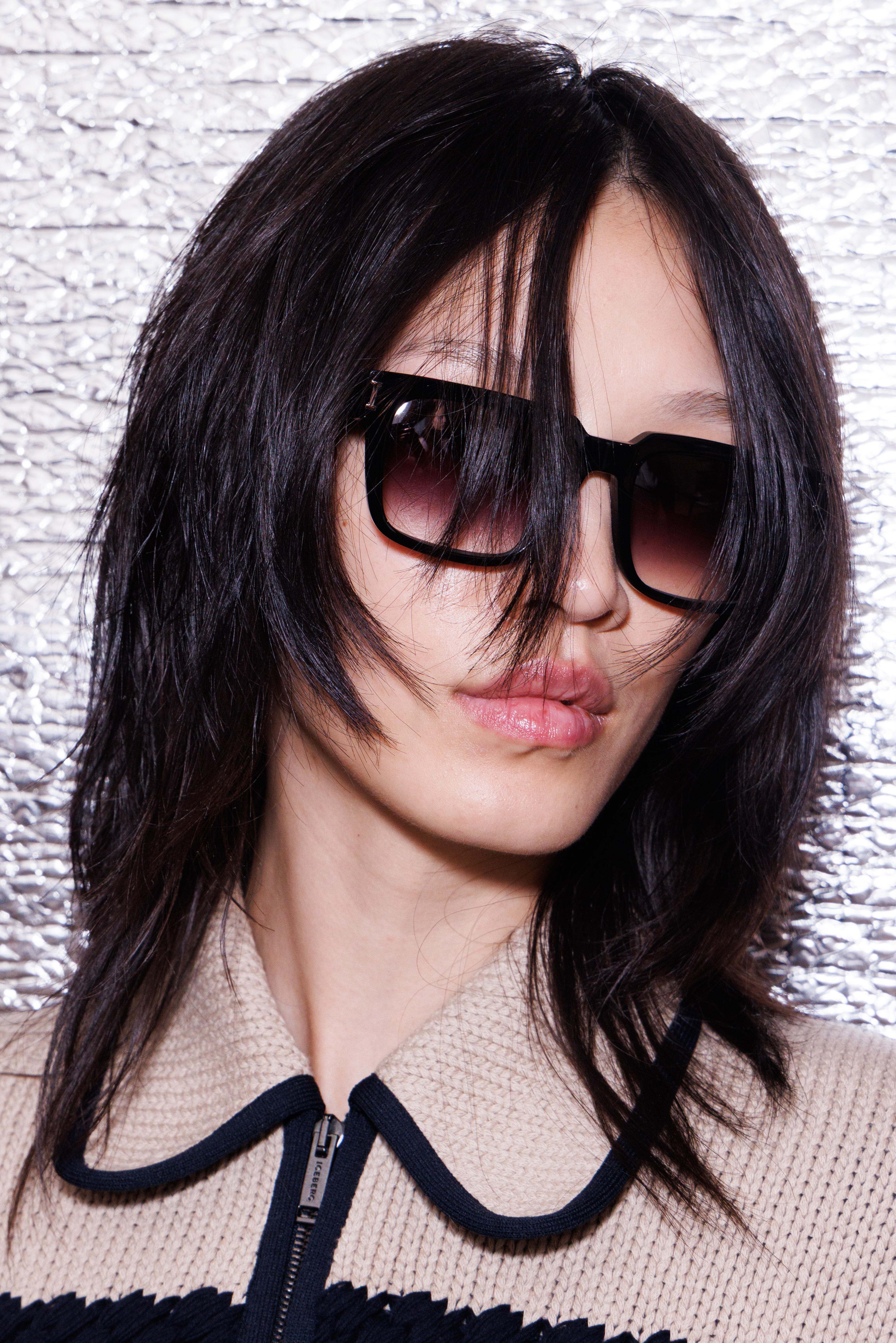 MILAN, ITALY - SEPTEMBER 23: A model poses backstage at the Iceberg fashion show during the Milan Womenswear Spring/Summer 2026 on September 23, 2025 in Milan, Italy. (Photo by Rosdiana Ciaravolo/Getty Images)