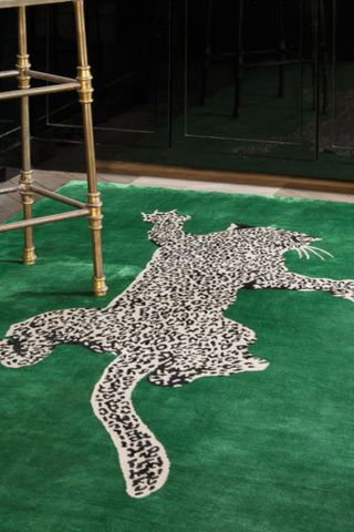 The Rug Company, Teppich X Diane Von Furstenberg Climbing Leopard (3,05 m x 2,44 m) | Harrods England