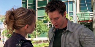 Jason Dorhring and Kristen Bell in Veronica Mars Episode Spit & Eggs