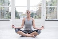 yoga improves mental and physical health in over 60s