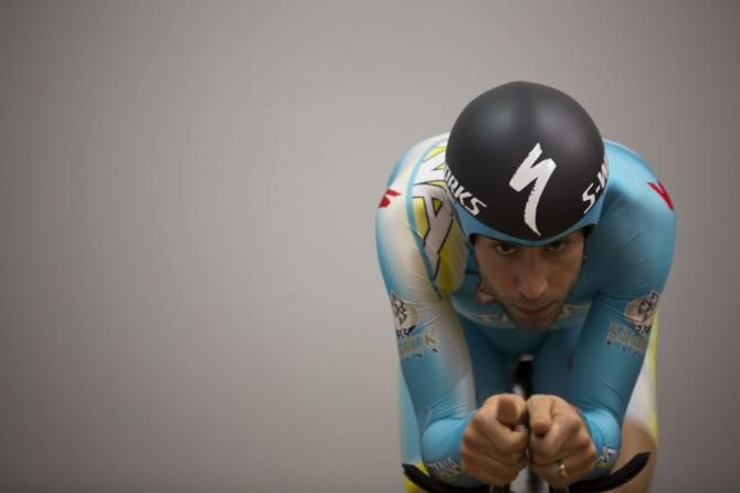 Vincenzo Nibali riding in his tuck time trial position