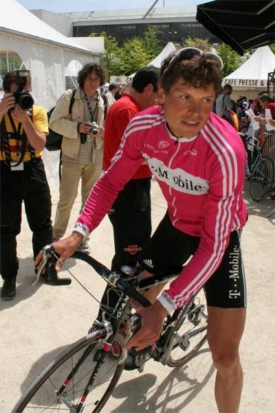 Ullrich was in good spirits prior to the start of the stage
