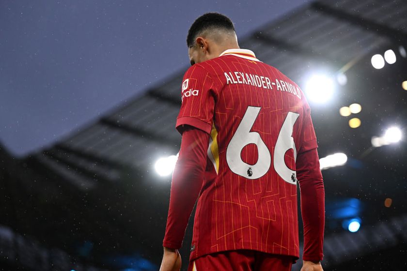 MANCHESTER, ENGLAND - FEBRUARY 23: (THE SUN OUT, THE SUN ON SUNDAY OUT) Trent Alexander-Arnold of Liverpool looks on during the Premier League match between Manchester City FC and Liverpool FC at Etihad Stadium on February 23, 2025 in Manchester, England. (Photo by Liverpool FC/Liverpool FC via Getty Images)