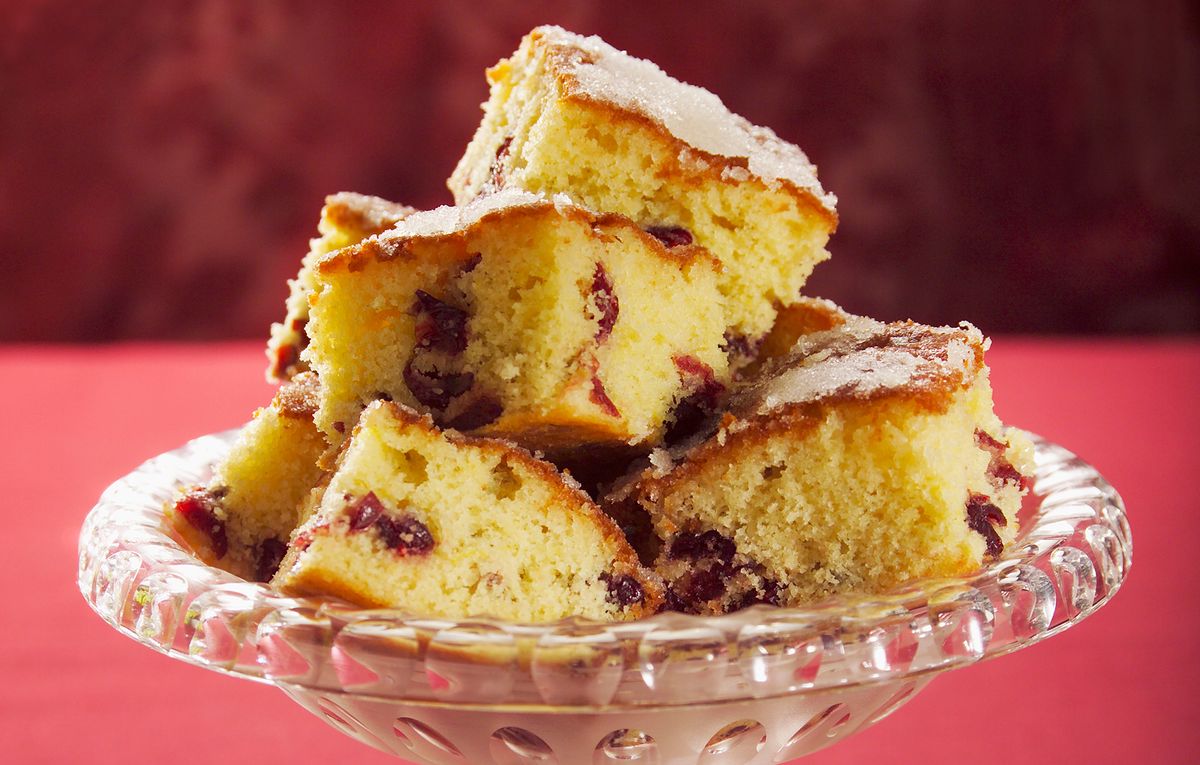 Lemon and cranberry cake | Baking Recipes | GoodtoKnow