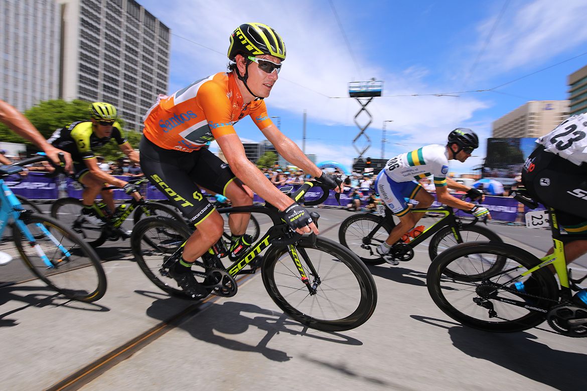 Daryl Impey (Mitchelton-Scott) corners