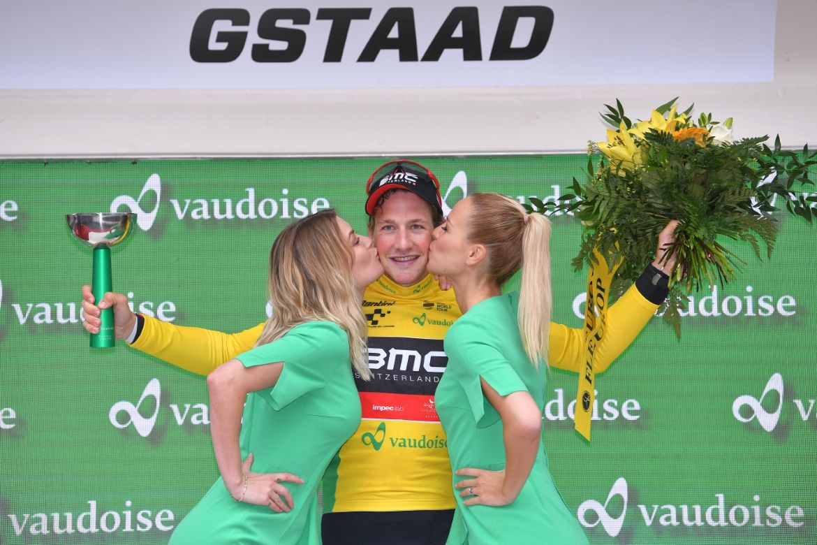 Stefan Kung kept his race lead on stage 4