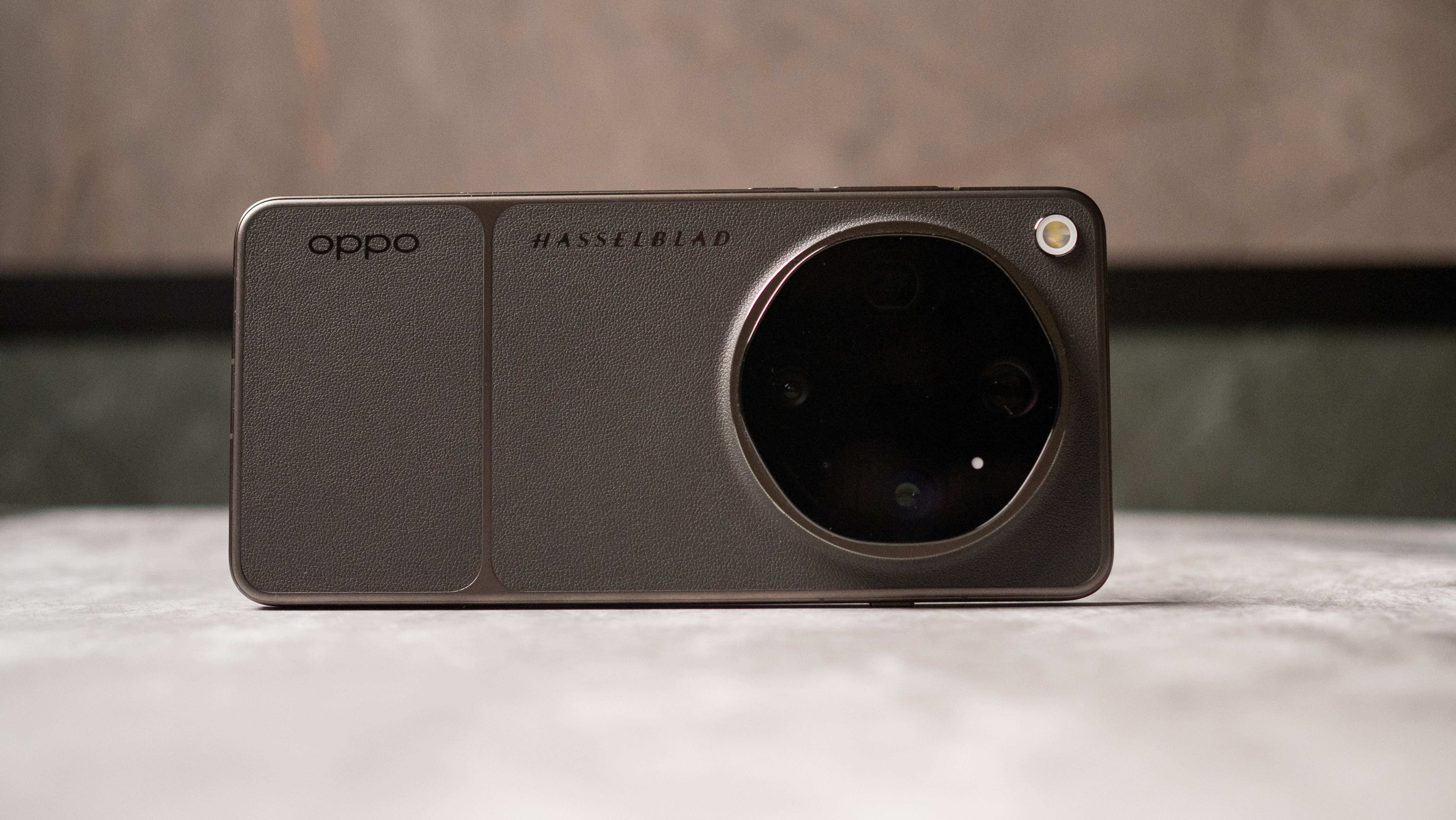 OPPO Find X9 Ultra hands-on testing