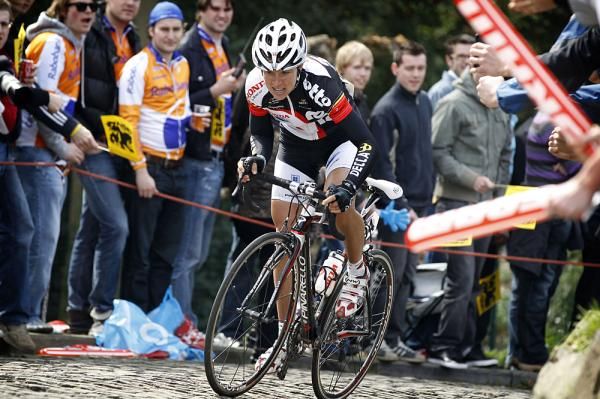 Ludivine Henrion (Lotto Honda) on the attack in the women's Ronde.