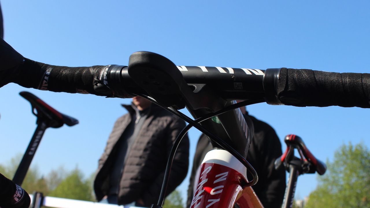 Alexander Kristoff has blip satellite shifters underneath the tops of his handlebars