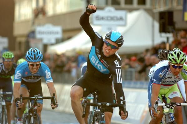 Edvald Boasson Hagen (Sky Procycling) wins stage three
