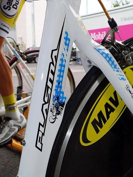 The tartan pattern pays homage to Millar's Scottish background.