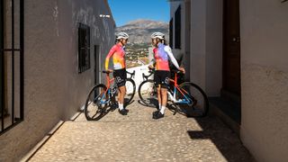 Campamento de entrenamiento del UAE Team ADQ 2022