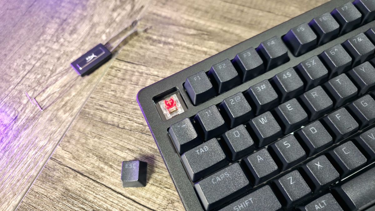 Image of the HyperX Alloy Rise 75 Wireless gaming keyboard.