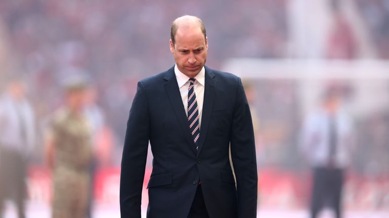 Why did Prince William get booed at the FA cup?
