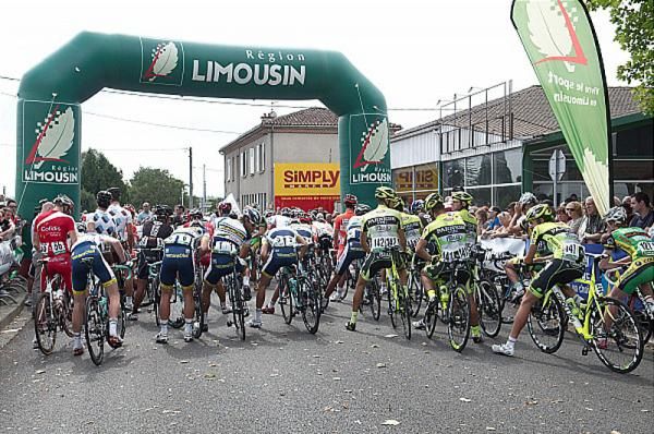 Racers lined up to start