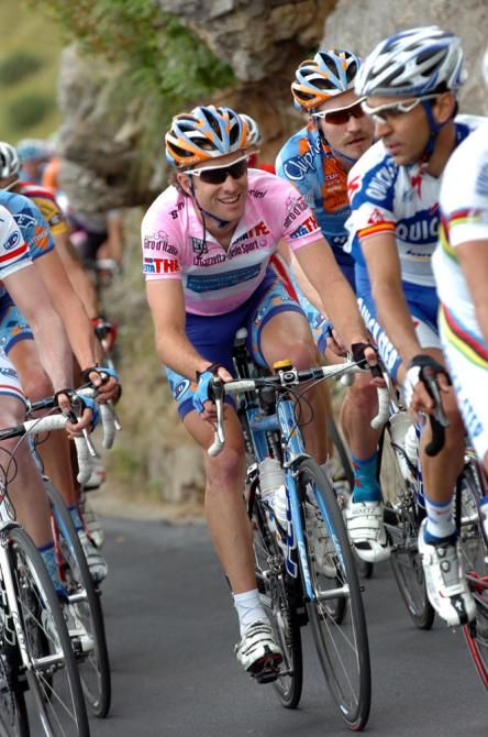 Christian Vande Velde is all smiles as he wears the maglia rosa during stage 2 at the 2008 Giro d'italia