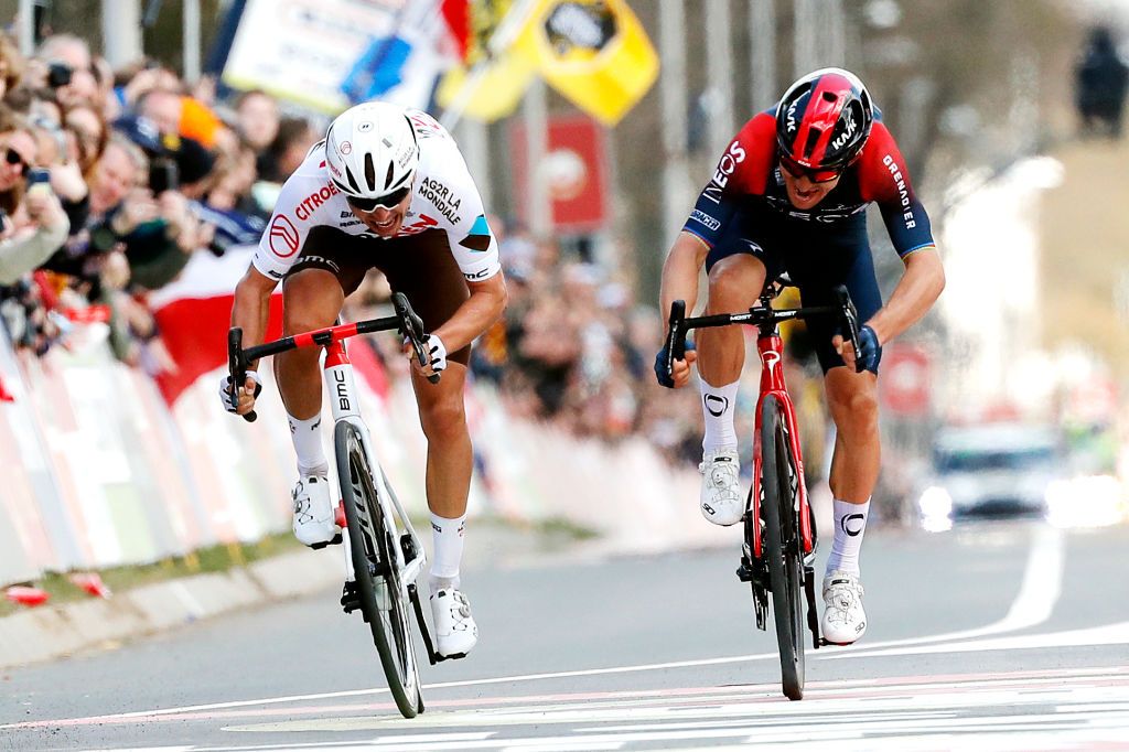 VALKENBURG NETHERLANDS APRIL 10 LR Benoit Cosnefroy of France and AG2R Citren Team and Michal Kwiatkowski of Poland and Team INEOS Grenadiers sprint to win during the 56th Amstel Gold Race 2022 Mens Elite a 2541km one day race from Maastricht to Valkenburg AGR2022 WorldTour on April 10 2022 in Valkenburg Netherlands Photo by Bas CzerwinskiGetty Images