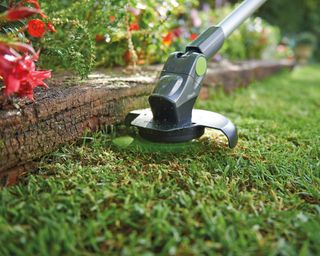 garden-tidying-gtech-grass-trimmer