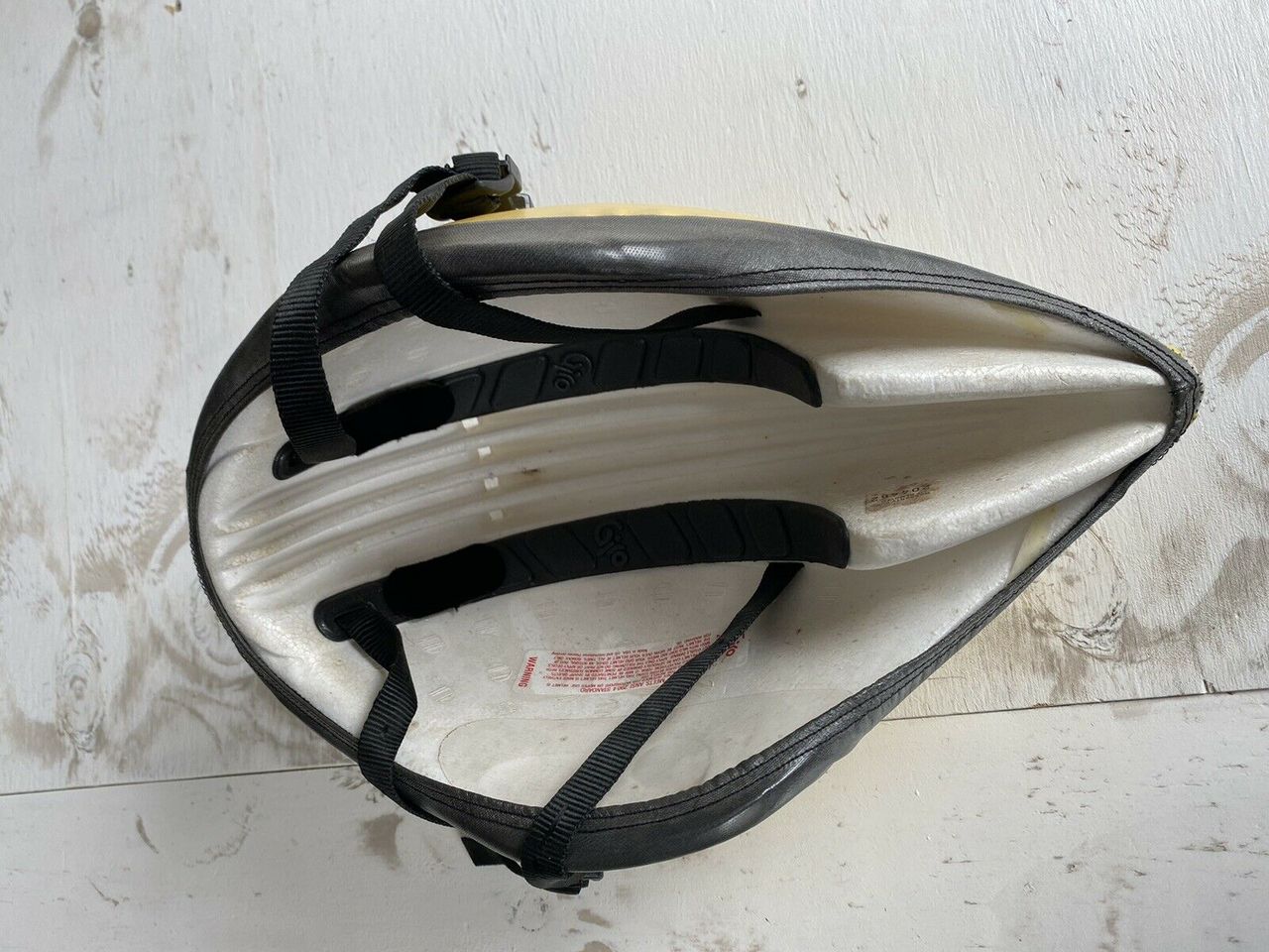 The inside of the Aerohead is pretty basic compared to today's more protective aero helmets