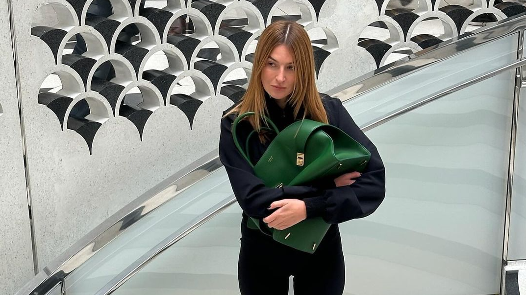 These Are The 6 Handbag Colours Trending This Autumn 2024 | Who What Wear