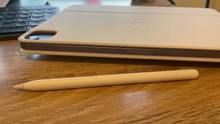 Apple Pencil USB-C on desk