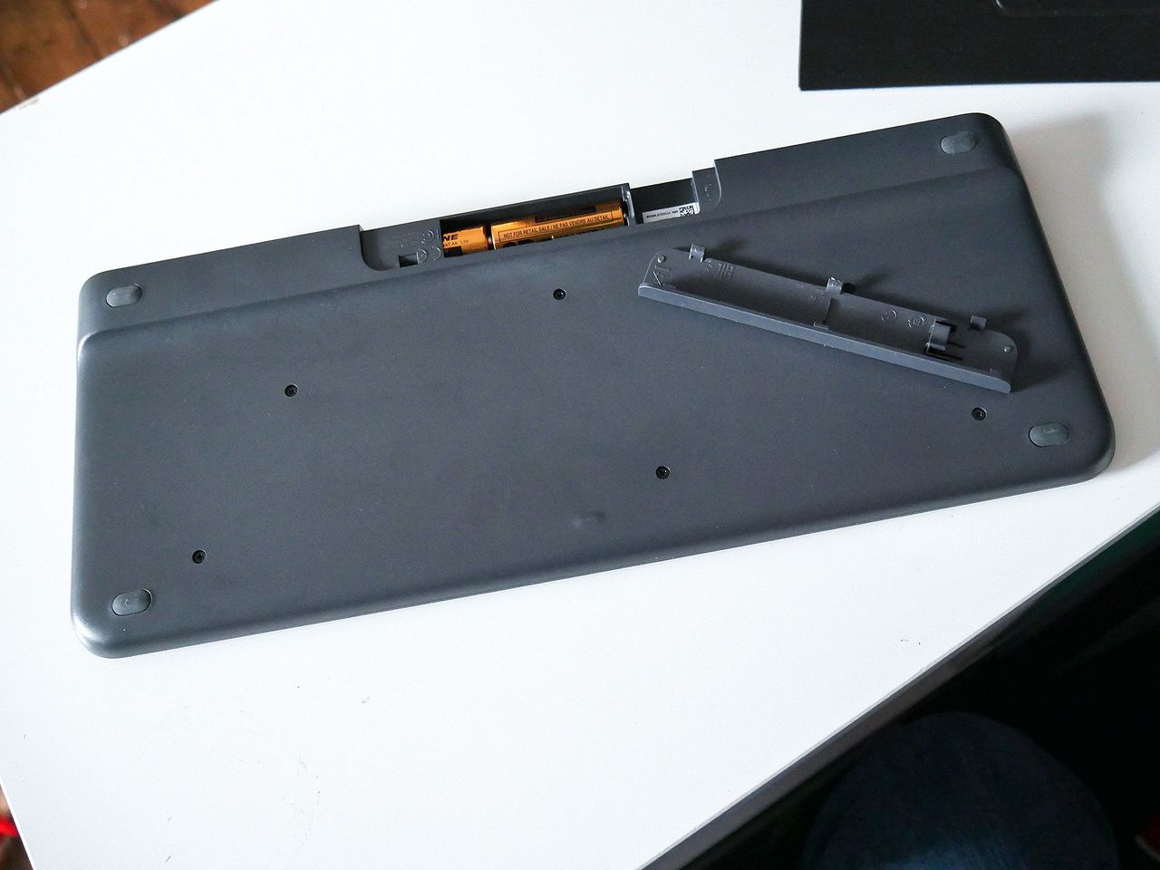 Logitech K400+