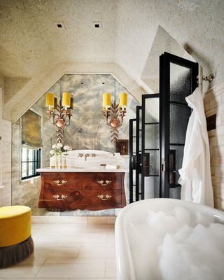 Glamorous bathroom with mosaic tiled ceiling